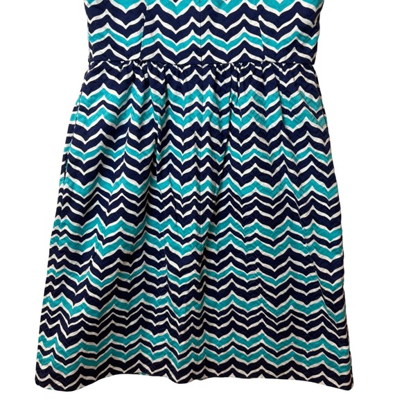 Vineyard Vines Fit & Flare Dress Chevron Blue White Open Back Size 4 Preppy EUC - Picture 8 of 11